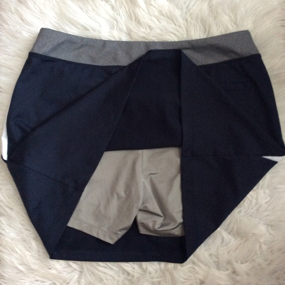 NWOT Cutter & Buck Colorblock Dry Tec Golf Skort - Picture 7 of 8